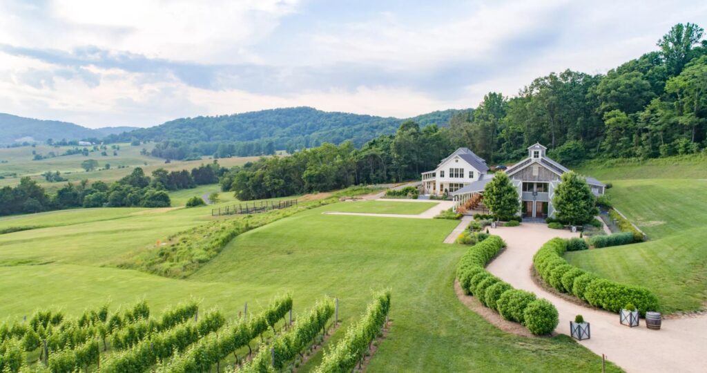 The sweeping grounds of Pippin Hill Farm, a gorgeous Virginia wedding venue.